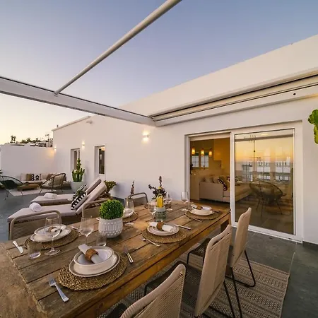 Casa Lola * Tías