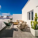 Casa Lola ティアス